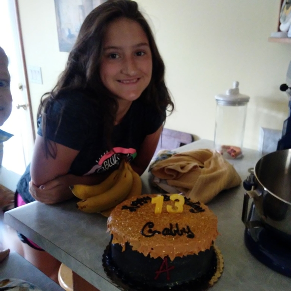 Meet your Posher, Gabrielle - Picture 1 of 1